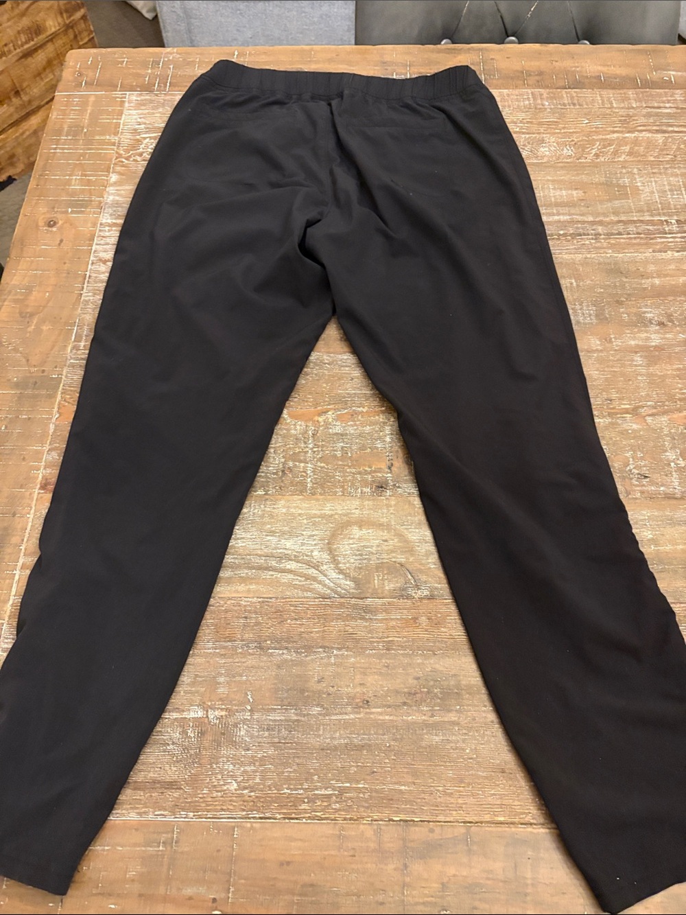 Women’s Black Athleta size 6 joggers - Picture 3 of 5